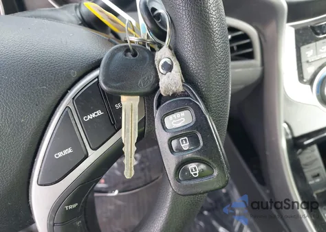 2013 Hyundai Elantra Gls z USA, uszkodzony, nr VIN 5NPDH4AE7DH414946